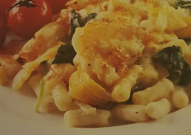 Slow cooker cheesy macaroni with smoked haddock