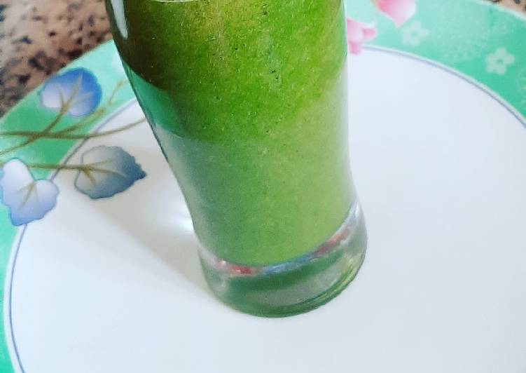 Spinach dates smoothie