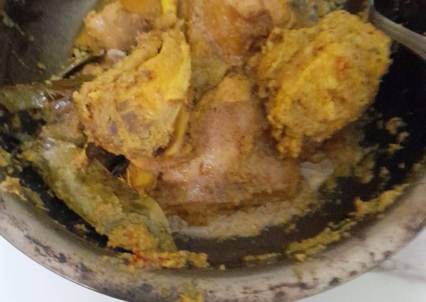 Ayam goreng ungkep kuning