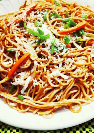 चीज़ी चाउमीन (cheesy chowmein recipe in Hindi) रेसिपी मुख्य फोटो