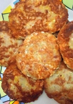 Una foto de Tortitas de papa con atún y queso
