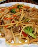 Tallarín saltado de pollo
