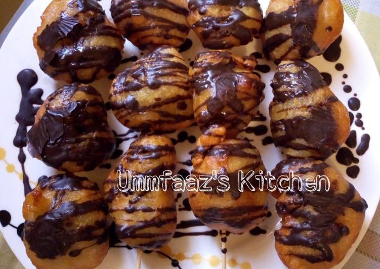 How to Prepare Speedy Puff puff with chocolate topping