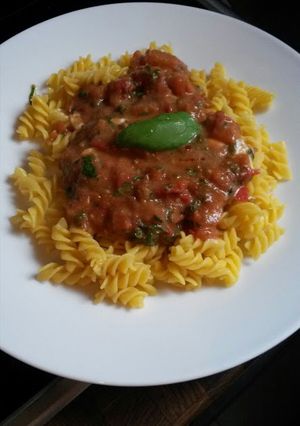 A picture of Simple Pasta Basil.