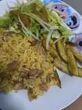 Arroz de salchicha con verduras