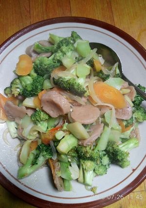 Foto resep Brosotel (brokoli-baso-wortel) 😂