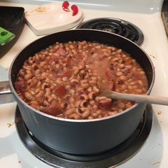 A picture of Black eyed peas and sausage.