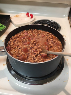 A picture of Black eyed peas and sausage.
