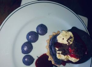 Una foto de Helado de vainilla con cuatro recetas extra para una buena presentación
