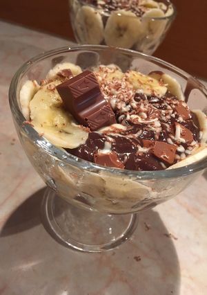 Pudingos desszert banánnal és kinder csokival 😍 recept fotója