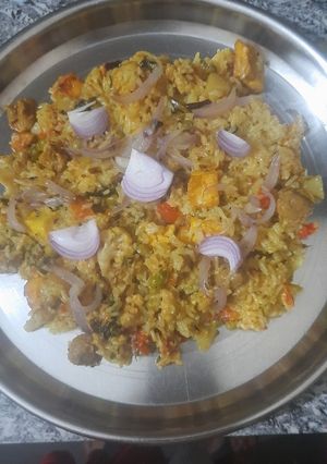 वेज बिरयानी (Veg Biryani recipe in Hindi) रेसिपी मुख्य फोटो