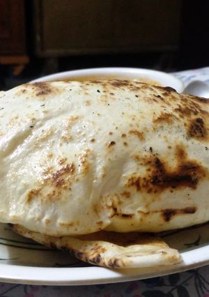 नान (naan recipe in Hindi) रेसिपी मुख्य फोटो