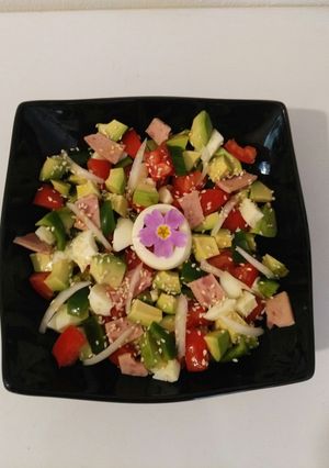 عکسی از دستور سالاد آووکادو