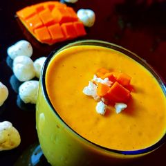 A picture of Mango Makhana Smoothie.