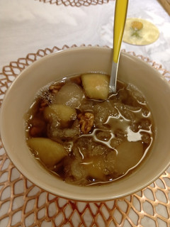 雪梨銀耳蘋果核桃湯(養生甜品) 的食譜成品照片