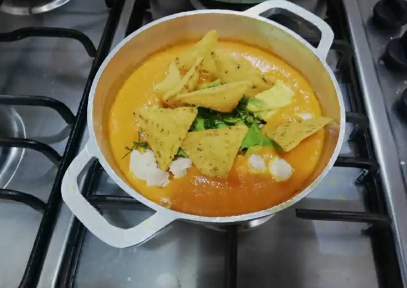 Sopa de tomate mexicana