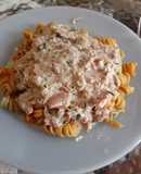 Fideos con Salsa de Queso Crema, Ciboulette y Atún