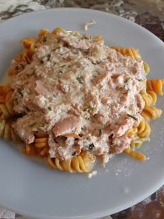 Una foto de Fideos con Salsa de Queso Crema, Ciboulette y Atún
