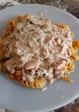 Una foto de Fideos con Salsa de Queso Crema, Ciboulette y Atún