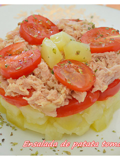 Una foto de Ensalada de patatas, tomate y atún (Thermomix)