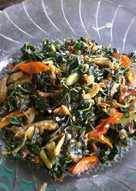 Oseng daun pepaya dengan ikan teri