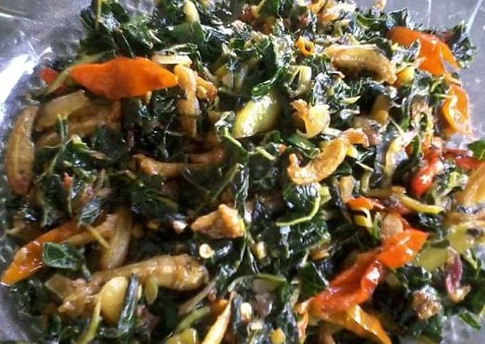 Langkah Mudah untuk Membuat Oseng daun pepaya dengan ikan teri Anti Gagal