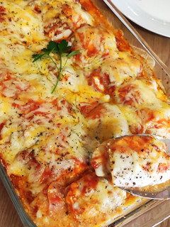 Una foto de Pechuga rellena con jamón cocido y mucho queso