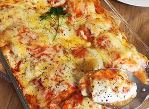 Foto principal de Pechuga rellena con jamón cocido y mucho queso