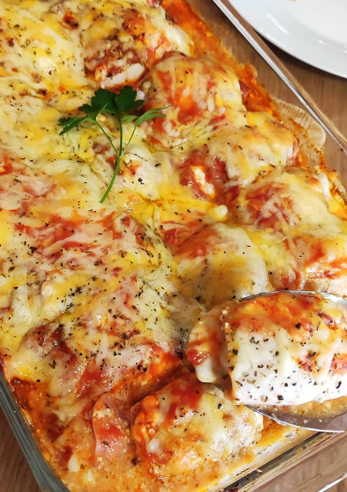 Una foto de Pechuga rellena con jamón cocido y mucho queso