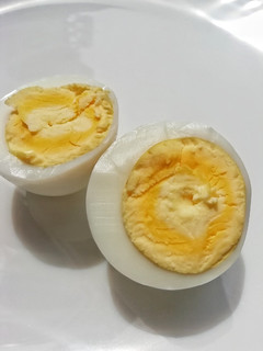 A picture of Boiled eggs.