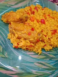 Una foto de Arroz a la cerveza con alitas de pollo