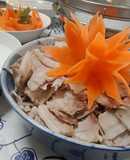 Thịt luộc cuốn bánh tráng