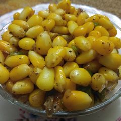A picture of Sweet corns.