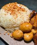 Xôi Trắng Muối Vừng Và Thịt Kho Trứng Cút