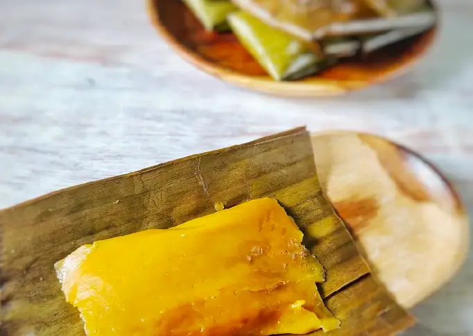 Bagaimana Membuat Nagasari labu kuning / pais waluh kuning, Enak Banget