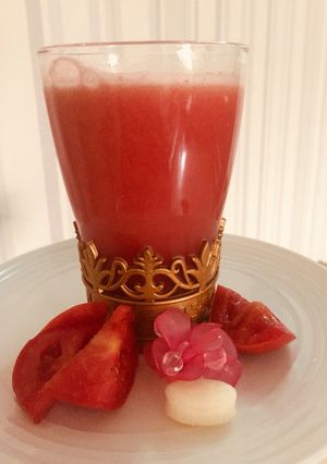 A picture of Tomato juice 🍅.