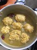 Albóndigas de pollo en salsita verde