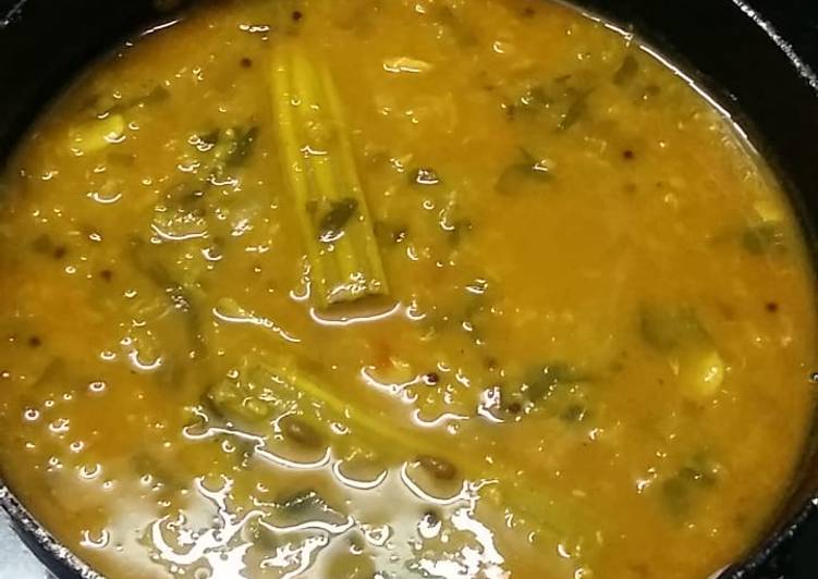 Recipe of Award-winning Spinach drumstick mix dal