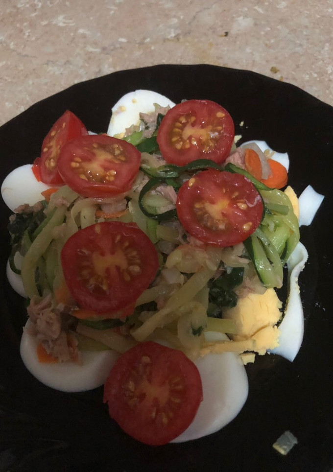 Una foto de Ensalada de spaghetti de calabacín