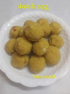 बेसन के लड्डू (Besan ke ladoo recipe in Hindi) रेसिपी मुख्य फोटो