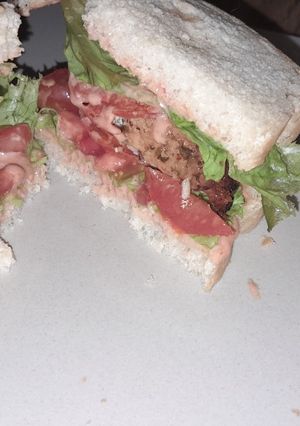Una foto de Sándwiche con pollo.