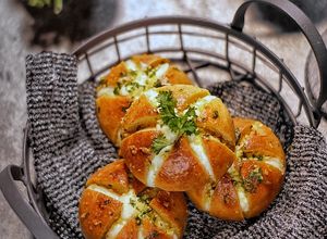 Foto resep SOURDOUGH KOREAN GARLIC CREAM CHEESE BREAD 🌾
