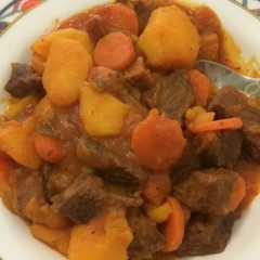 Una foto de Patatas guisadas con carne