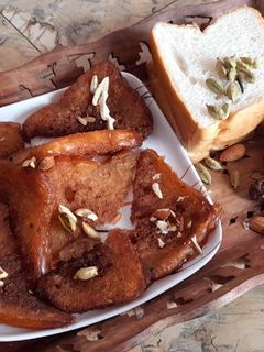 ब्रेड शीरा पिरामिड (bread sheera pyramid recipe in Hindi) रेसिपी मुख्य फोटो