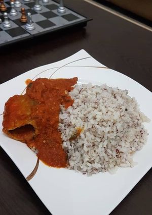 A picture of Local rice and pepper stew.
