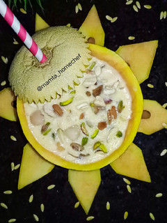 શક્કરટેટી નો મિલ્કશેક (MuskMelon Milkshake Recipe In Gujarati) રેસીપી મુખ્ય ફોટો