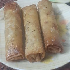 A picture of Crispy Aloo chicken roll.