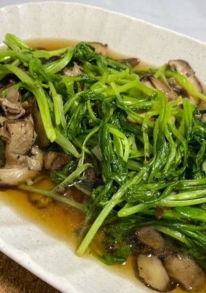 A picture of Xiao Bai Cai with Mushrooms.