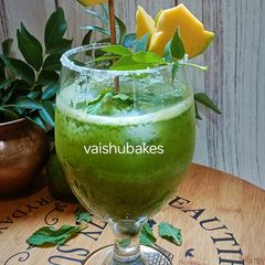 A picture of Raw Mango and Herbs Mojito.