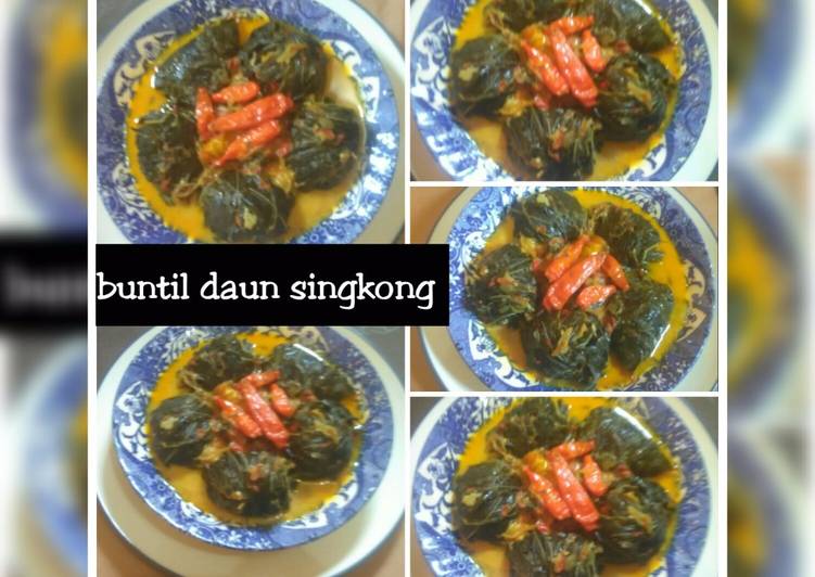 Cara Menyiapkan Buntil daun singkong isi teri+kelapa parut 😋 yang Lezat